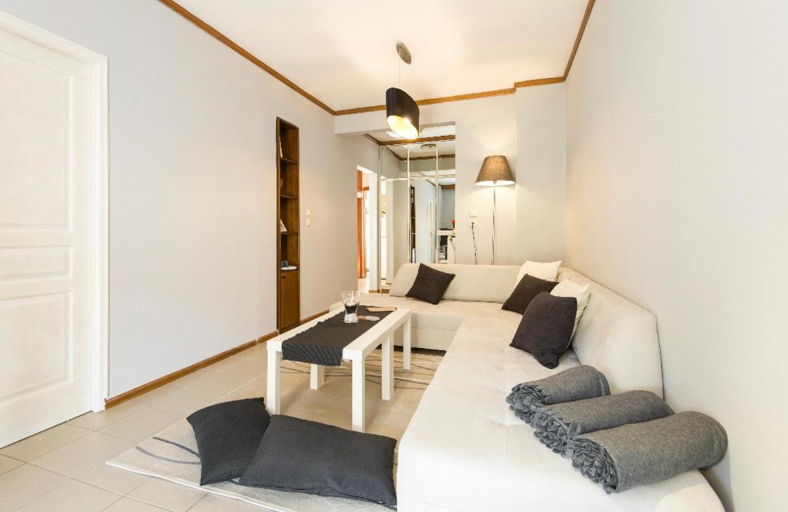 Center 7Min 95Sqm 2Bdr 2Ndfloor 2Ac Optical Fiber 2 Smarttv Marble Wc Moschitos Nets Netflix