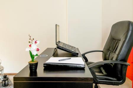 Center 7Min 95Sqm 2Bdr 2Ndfloor 2Ac Optical Fiber 2 Smarttv Marble Wc Moschitos Nets Netflix *