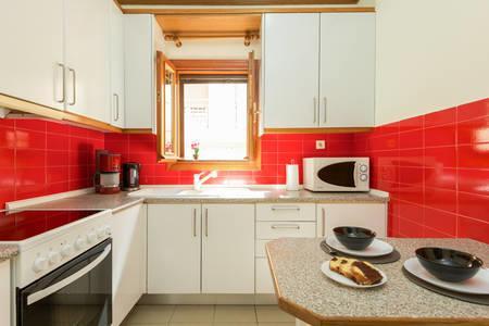 Center 7Min 95Sqm 2Bdr 2Ndfloor 2Ac Optical Fiber 2 Smarttv Marble Wc Moschitos Nets Netflix